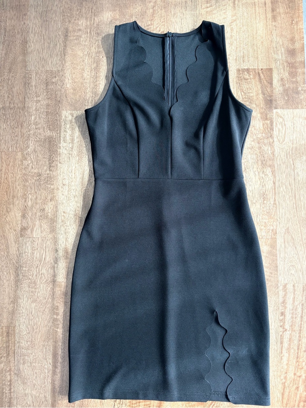 Cupshe Black Sleeveless Scallop Sheath Mini Dress